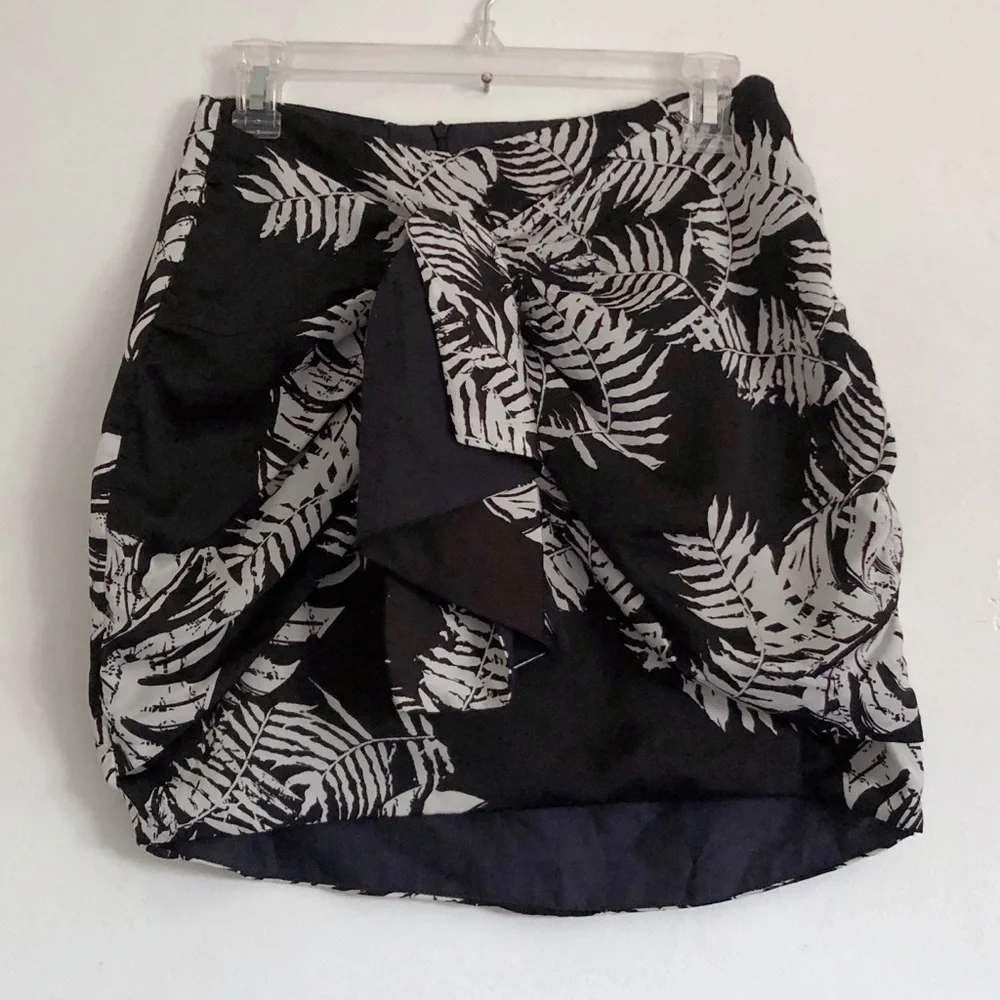 zara ⋆ tropical skirt (runs small)
